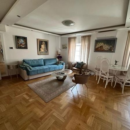 Cozy Old Town Apartment, ブドヴァ エクステリア 写真