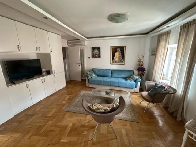 Cozy Old Town Apartment, ブドヴァ エクステリア 写真
