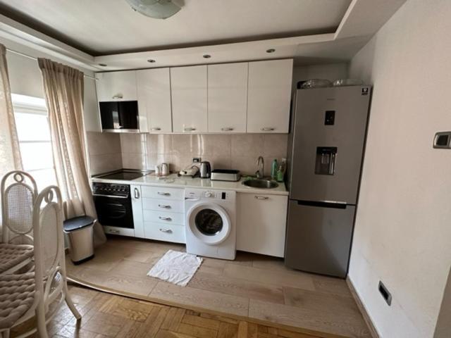 Cozy Old Town Apartment, ブドヴァ エクステリア 写真