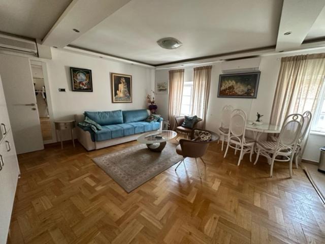 Cozy Old Town Apartment, ブドヴァ エクステリア 写真