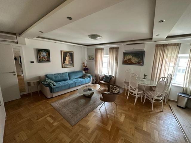 Cozy Old Town Apartment, ブドヴァ エクステリア 写真